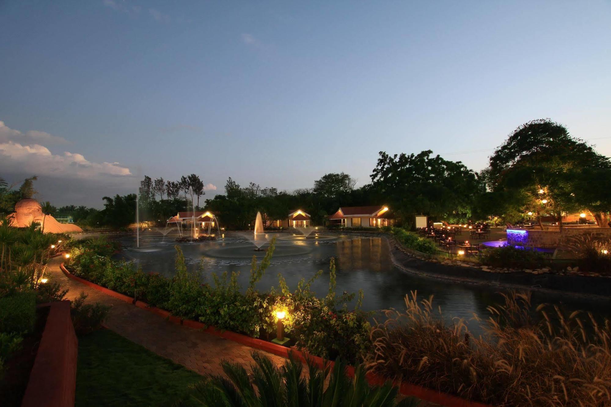 Silent Shores Resort & Spa Mysore Exteriör bild