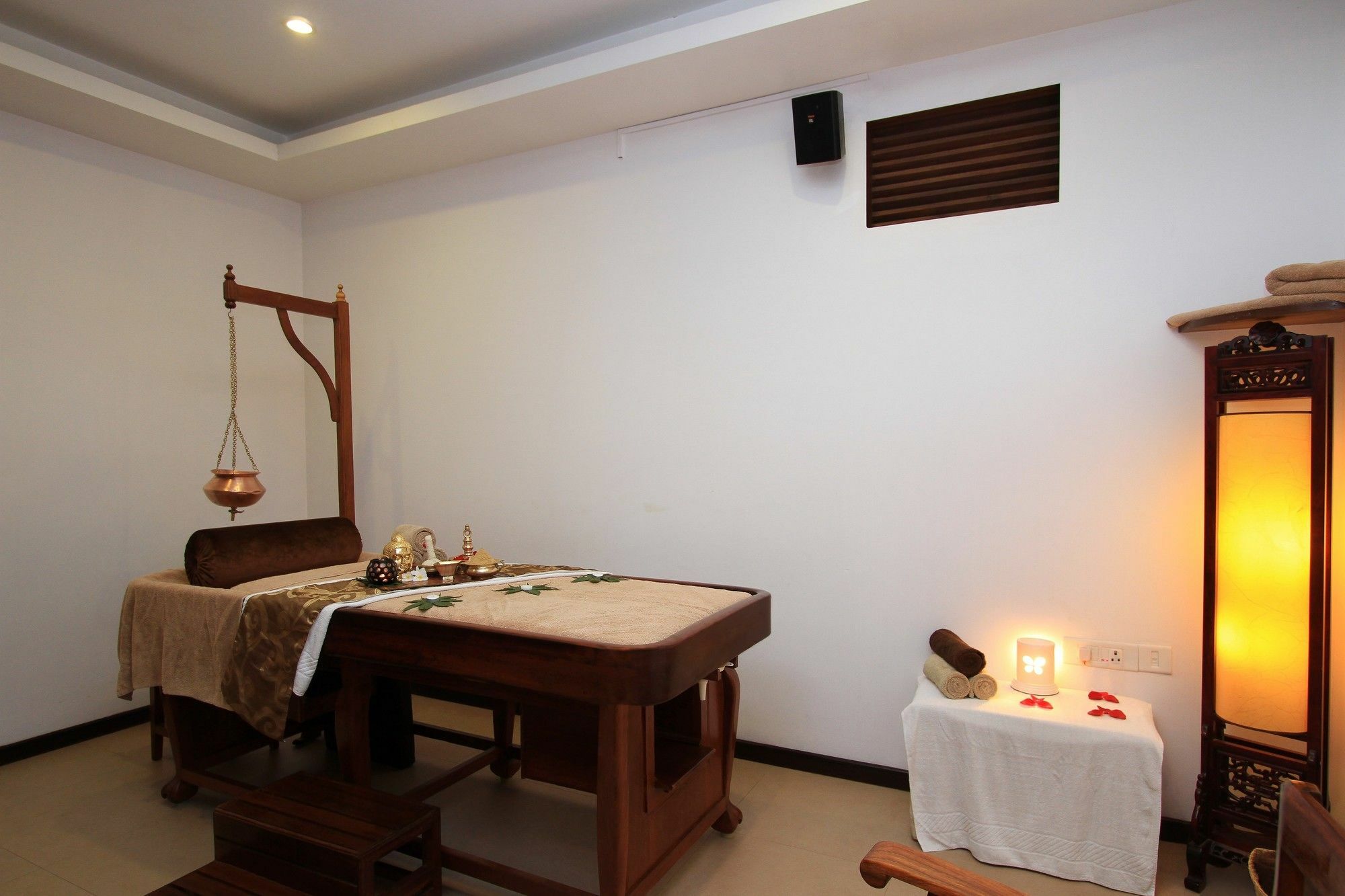 Silent Shores Resort & Spa Mysore Exteriör bild